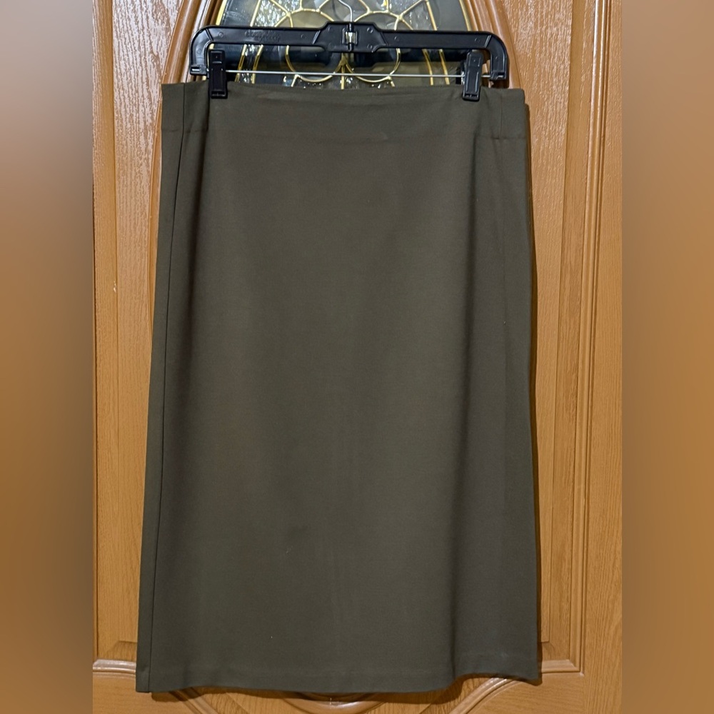 NWT - T Tahari Classic Khaki Pencil Skirt - Size L - Picture 10 of 11
